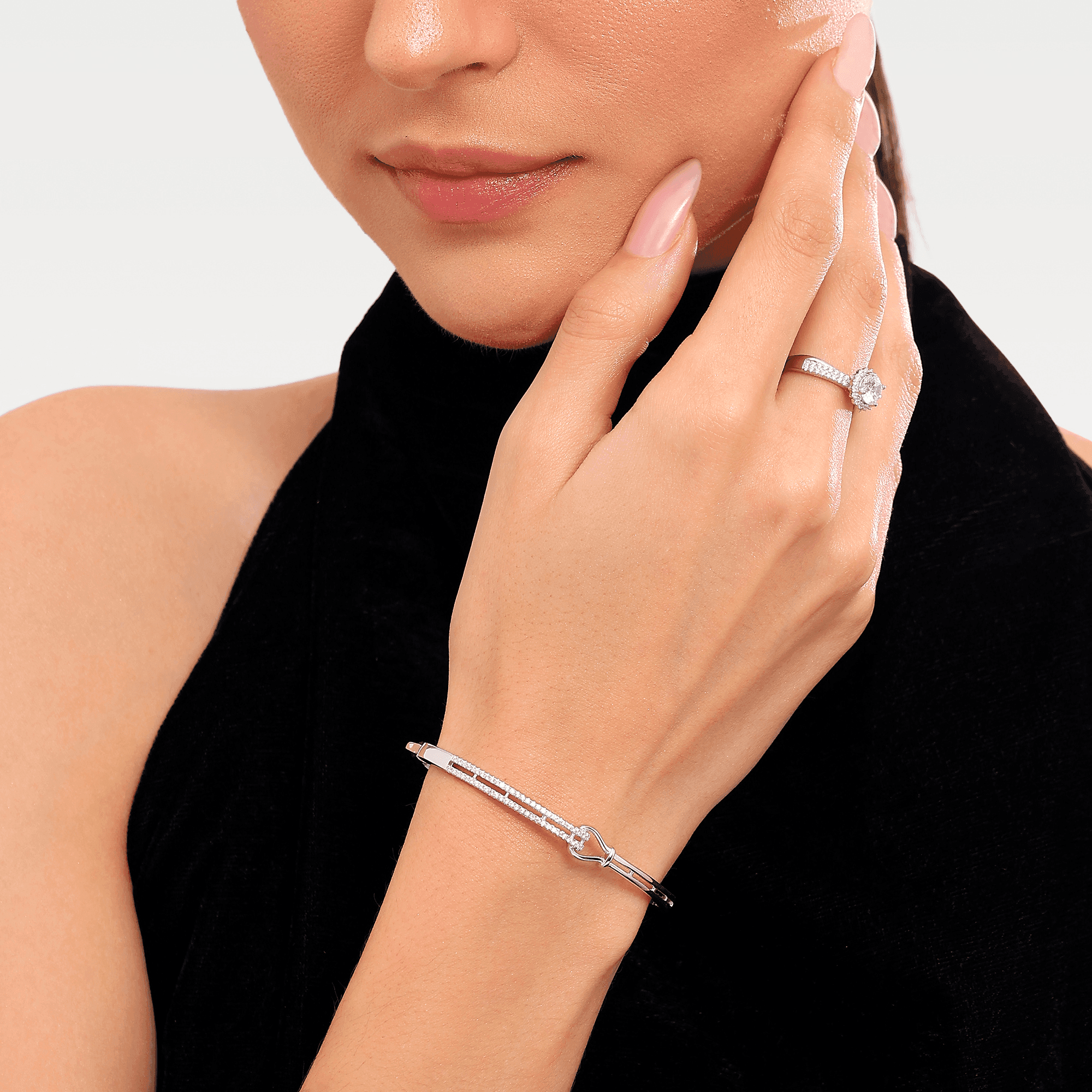 Elegant Knot Link Bangle Bracelet alternate view