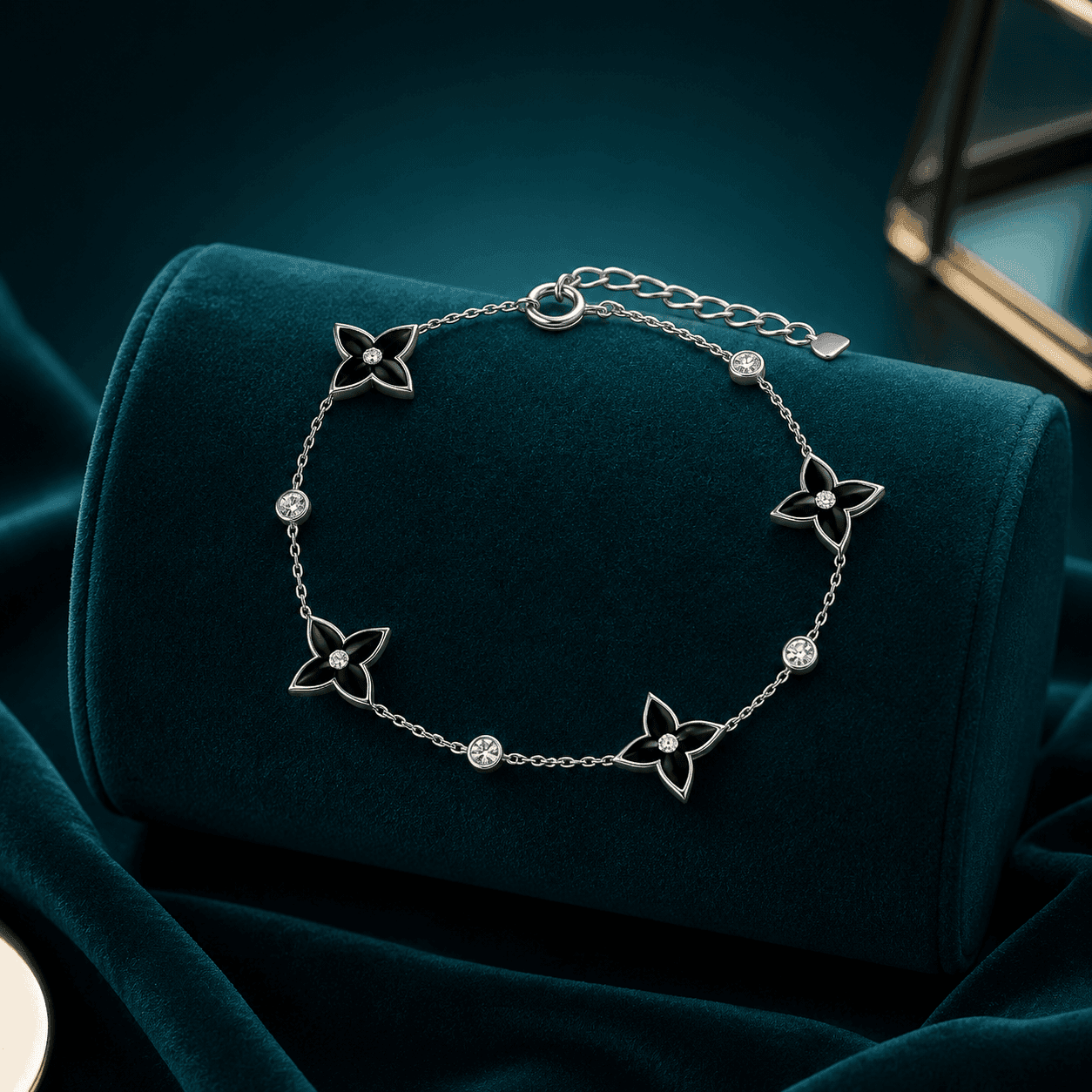 Minimalist Square Motif Chain Bracelet