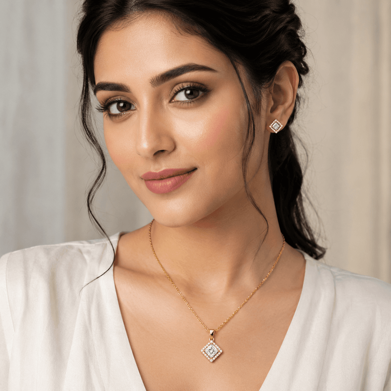 Royal Square Filigree Statement Gold Set